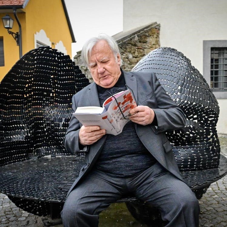 Literarna postaja: TONE PARTLJIČ